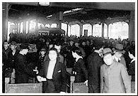 1942(昭和17)年頃の大阪阿部野橋駅改札口