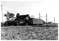 新庄付近、飾り窓未改造モ5660 1958（昭和33）年10月28日