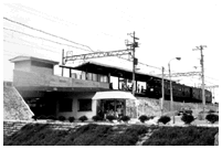西大和ニュータウンの玄関口として改築後の大輪田駅、1976（昭和51）年2月