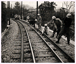 当社が協力して行った湯の山線の軌間拡幅・電車線昇圧工事