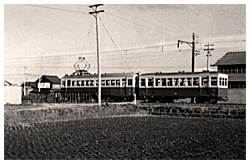 近鉄四日市駅付近（現　四日市あすなろう鉄道）を走るサ163 1959（昭和34）年12月