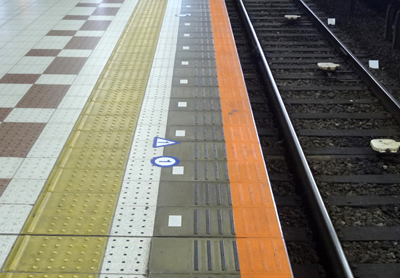 ホーム ブロック（線）